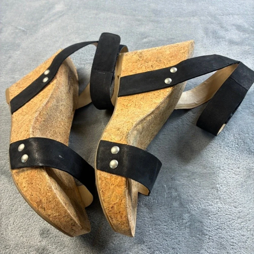 Lucky Brand McDowell Black Leather Cork Wedge Heel Sandals Womens 8M LK-MCDOWELL